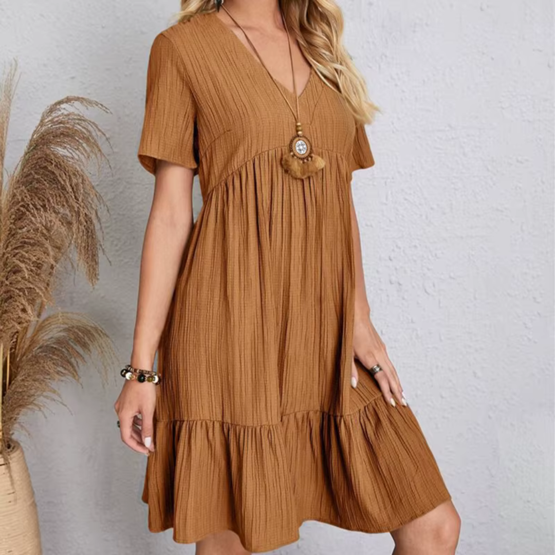 Victoria | Flowing & flattering pleated dress