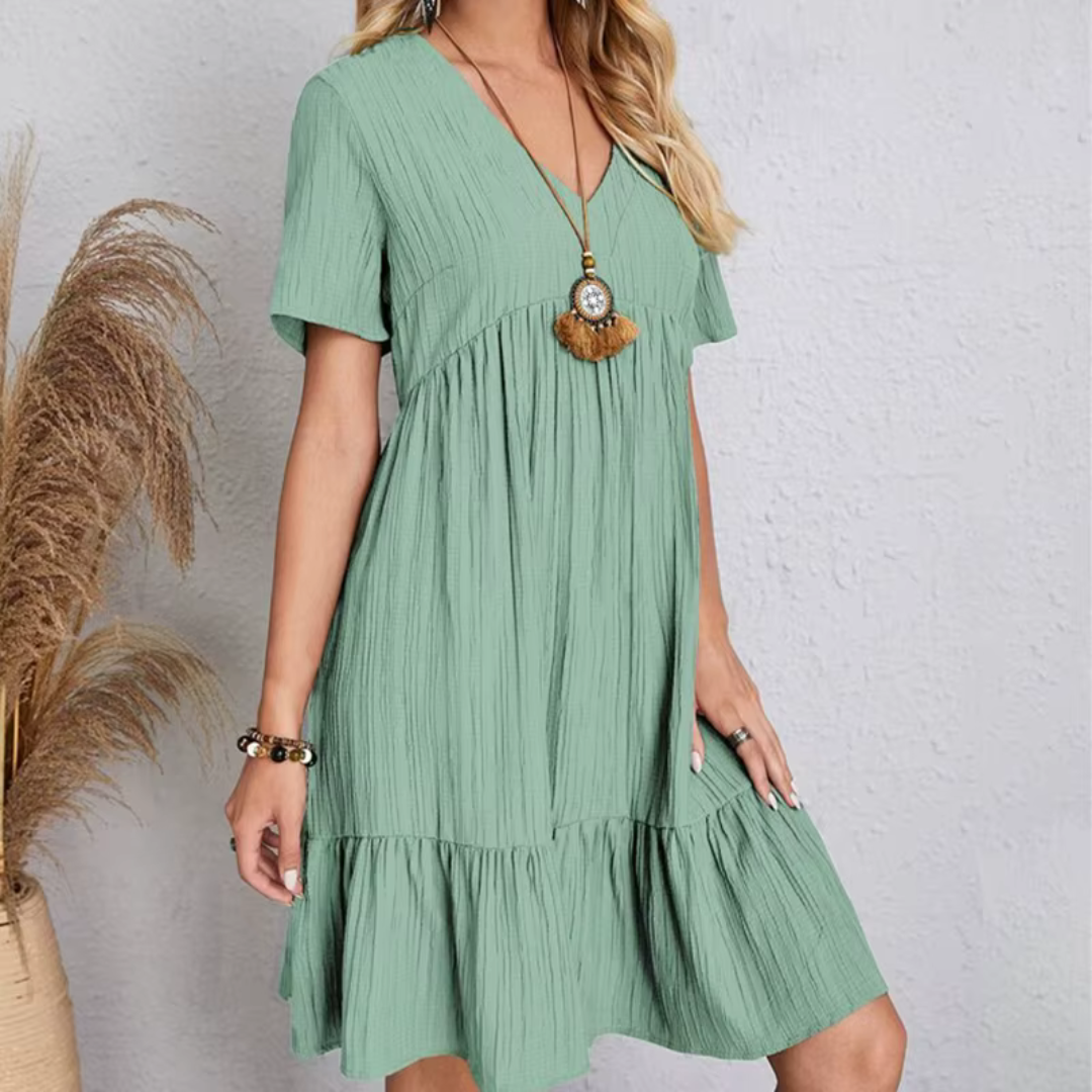 Victoria | Flowing & flattering pleated dress