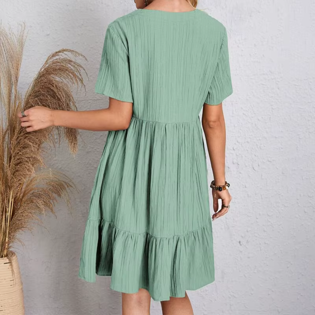 Victoria | Flowing & flattering pleated dress