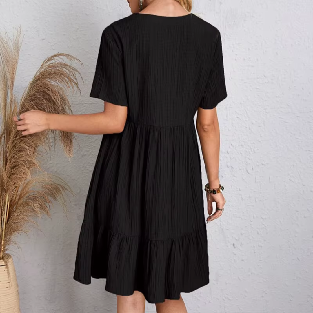 Victoria | Flowing & flattering pleated dress