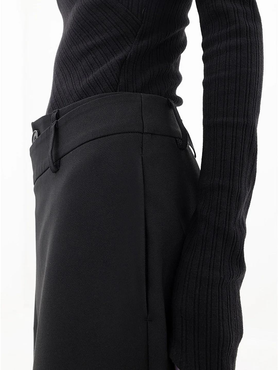 Mia | Asymmetrical baggy trousers