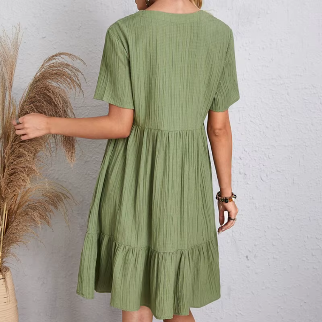 Victoria | Flowing & flattering pleated dress