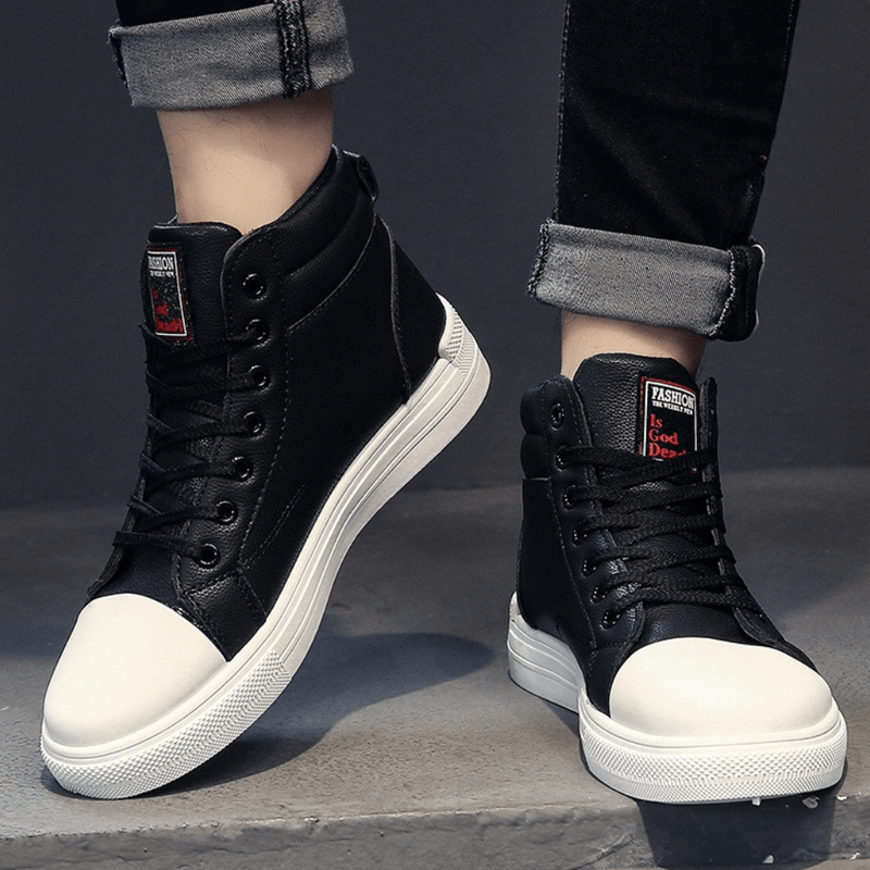 Levi | Stylish and elegant sneaker