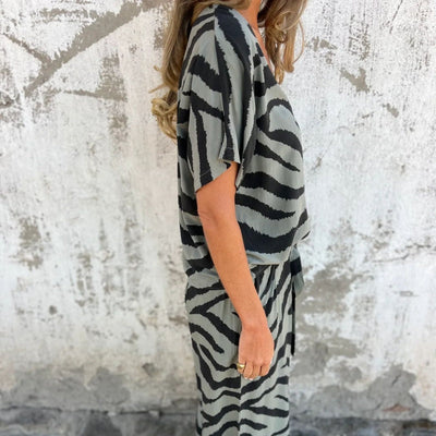 Maria | V-neck zebra print two-piece set